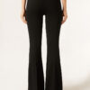 Ausgestellte Hose