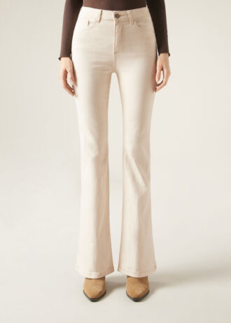 Ausgestellte Stretch-Jeans