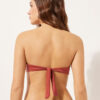 Bandeau-Bikini-Oberteil mit abgestufter Polsterung aus glänzendem Satin