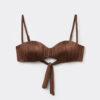 Bandeau-Bikini-Oberteil mit abgestufter Polsterung aus glänzendem Satin