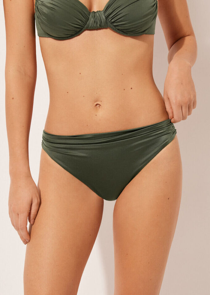 Bikini-Höschen aus glänzendem Satin