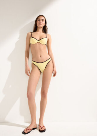 Bikini-Höschen mit zweifarbiger Paspel