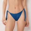 Bikinihosen mit seitlicher Schnürung aus glänzendem Satin