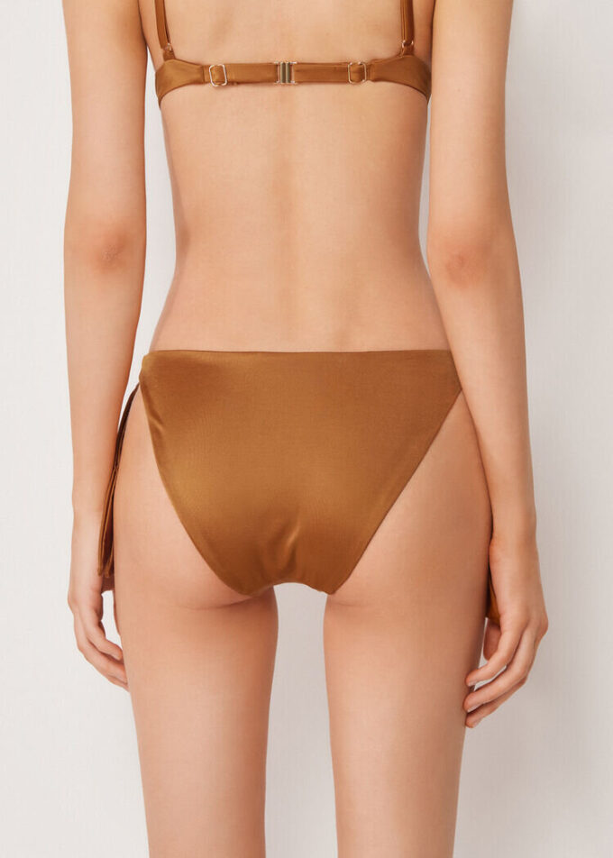 Bikinihosen mit seitlicher Schnürung aus glänzendem Satin