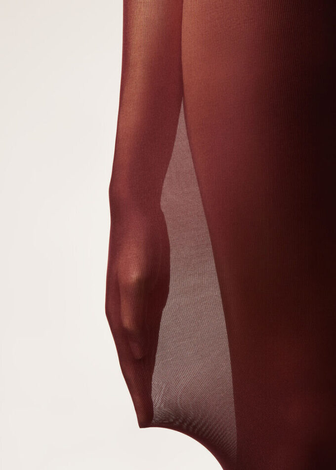 Blickdichte, matte, unsichtbare 50-Den-Strumpfhose