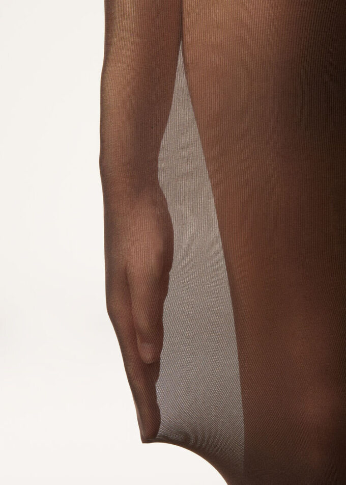 Blickdichte, matte, unsichtbare 50-Den-Strumpfhose