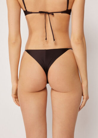 Brazilian-Bikinihosen in minimalistischer Passform