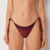 Brazilian-Bikinihosen-Slip in sanften Farbtönen