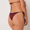 Brazilian-Bikinihosen-Slip in sanften Farbtönen