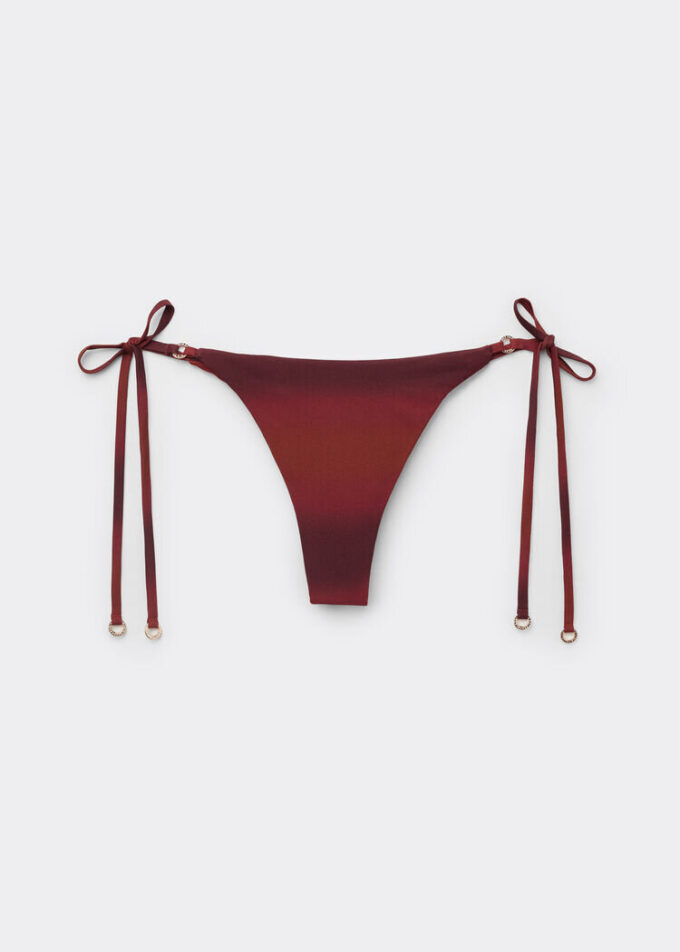 Brazilian-Bikinihosen-Slip in sanften Farbtönen