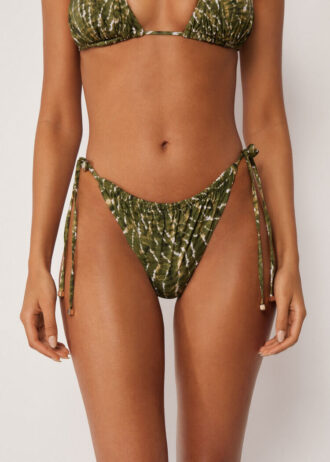 Brazilian-Bikinihosen-Slip mit natürlichem Tie-Dye-Effekt