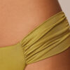 Drapierte Brazilian-Bikinihose aus glänzendem Satin