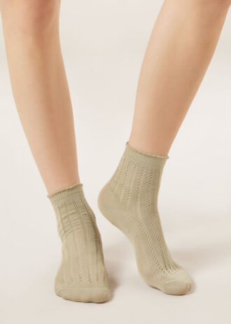 Durchbrochene Socken