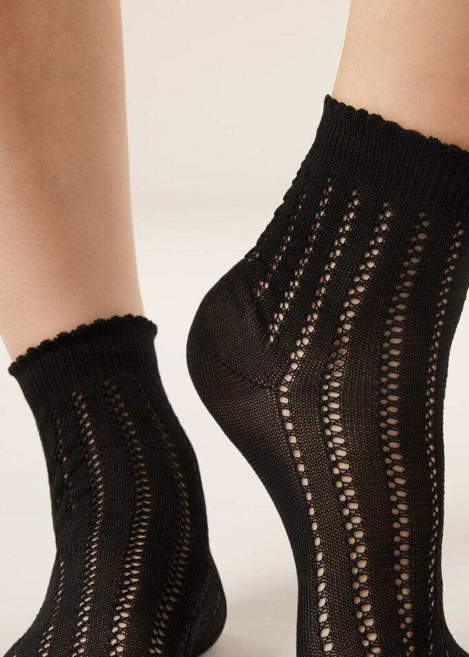 Durchbrochene Socken