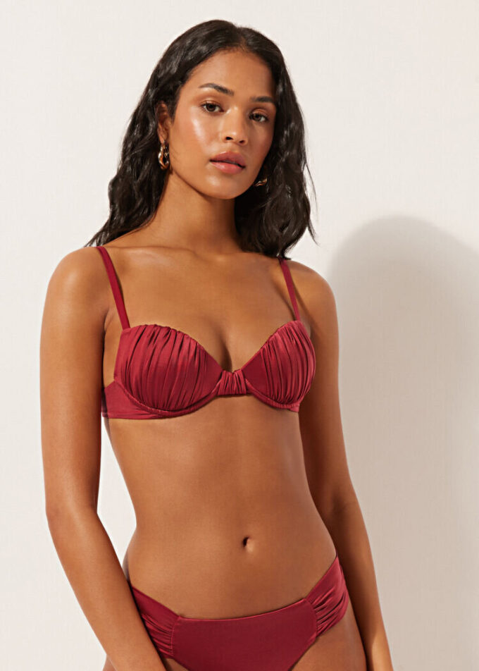 Gepolstertes Push-up-Bikinioberteil aus glänzendem Satin
