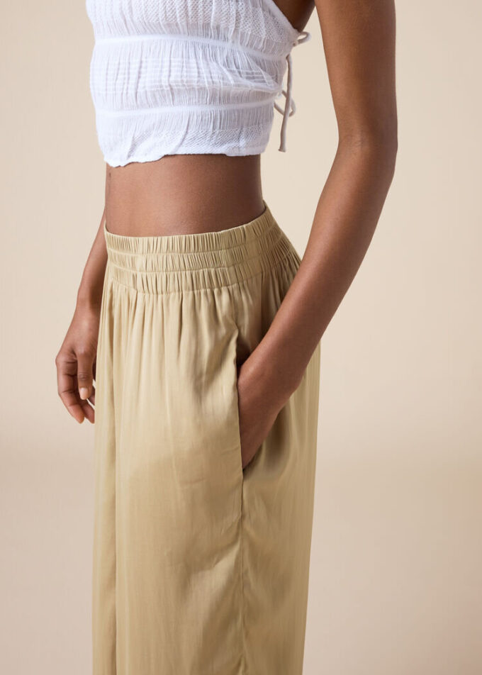 Glänzende Palazzo-Hose