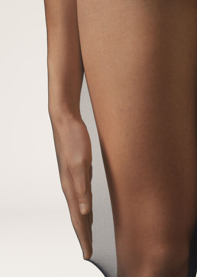 Halbtransparente, matte, weiche und bequeme 30-Den-Strumpfhose
