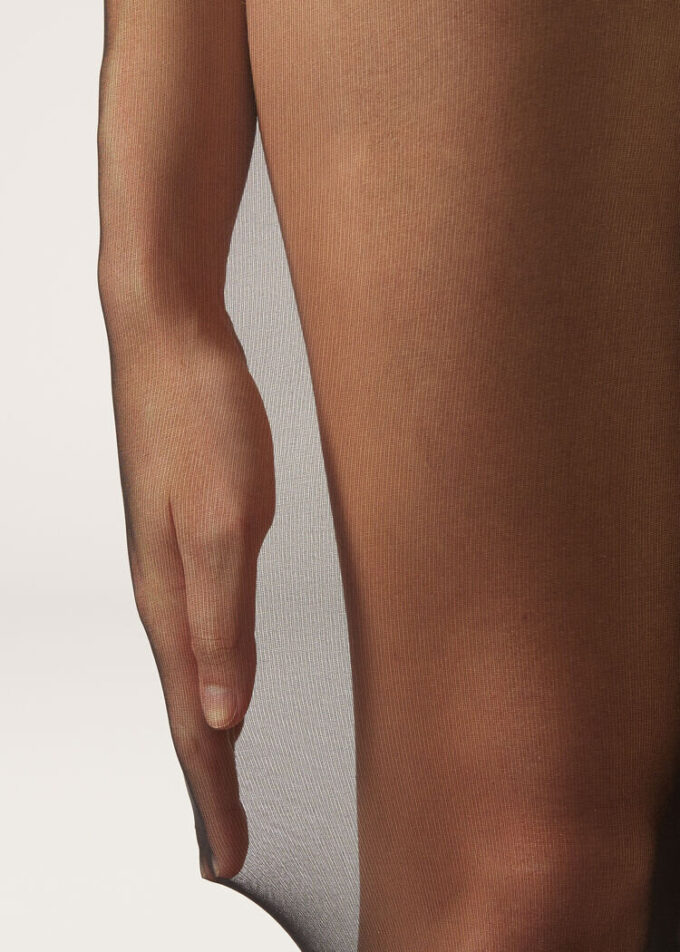 Halbtransparente, matte, weiche und bequeme 30-Den-Strumpfhose