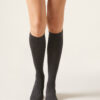 Hohe Socken aus Wolle und Baumwolle