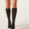 Hohe Socken aus Wolle und Baumwolle