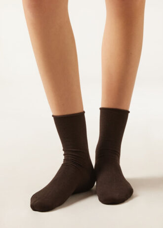 Kurze Socken aus Wolle und Baumwolle