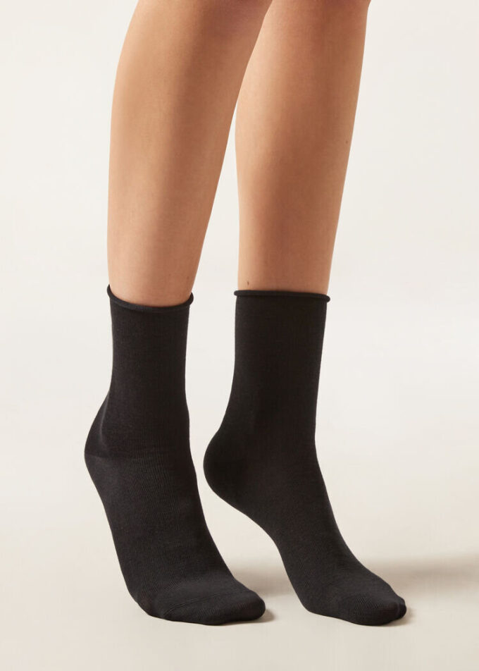 Kurze Socken aus Wolle und Baumwolle
