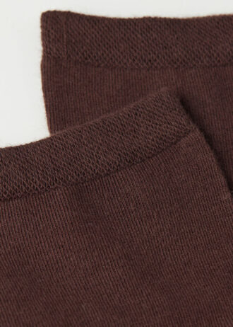 Kurze Socken mit verziertem Bündchen