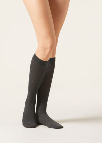Lange gerippte Socken