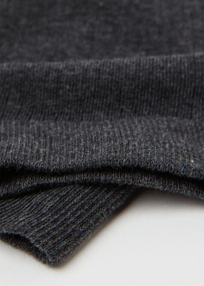 Lange gerippte Socken