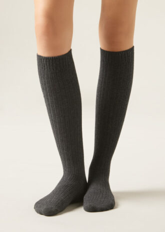 Lange gerippte Socken aus Wolle und Kaschmir
