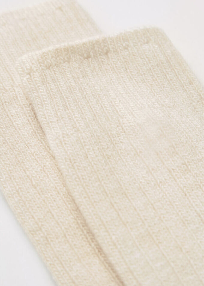 Lange gerippte Socken aus Wolle und Kaschmir