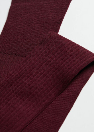 Lange Herrensocken aus Lisle-Garn mit Rippmuster