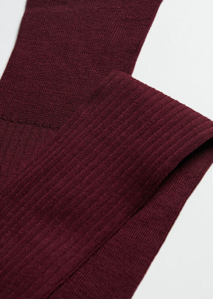 Lange Herrensocken aus Lisle-Garn mit Rippmuster