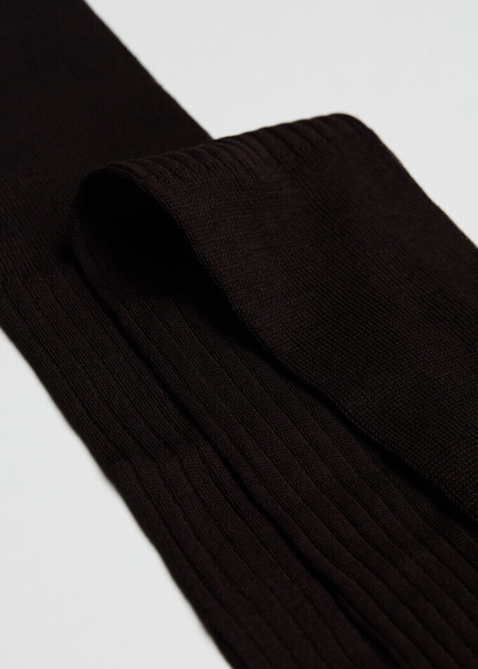 Lange Herrensocken aus Lisle-Garn mit Rippmuster