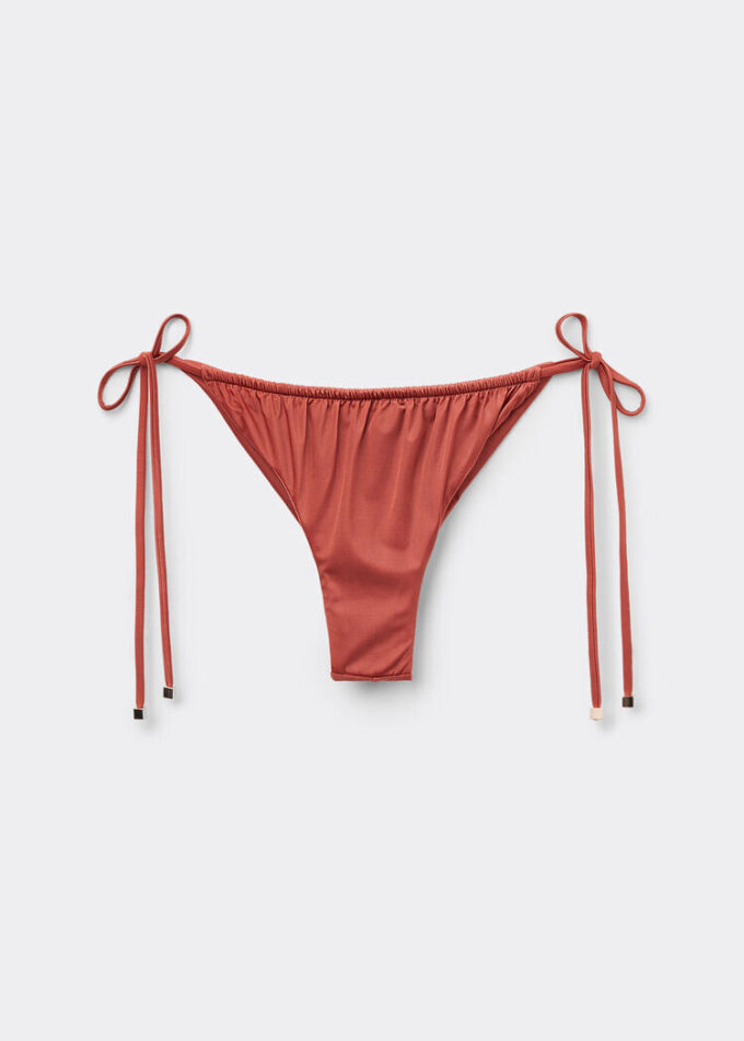 Satin-Bikinihosen im Brazilian-Bikini-Stil