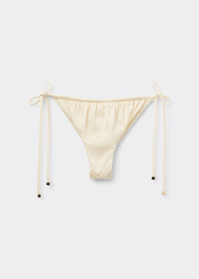 Satin-Bikinihosen im Brazilian-Bikini-Stil