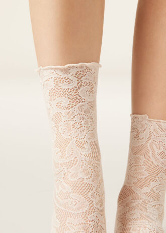 Socken mit Blumen-Spitzenmuster