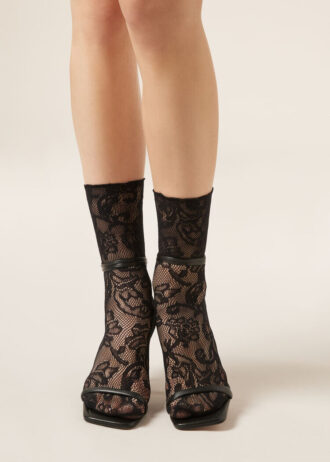 Socken mit Blumen-Spitzenmuster