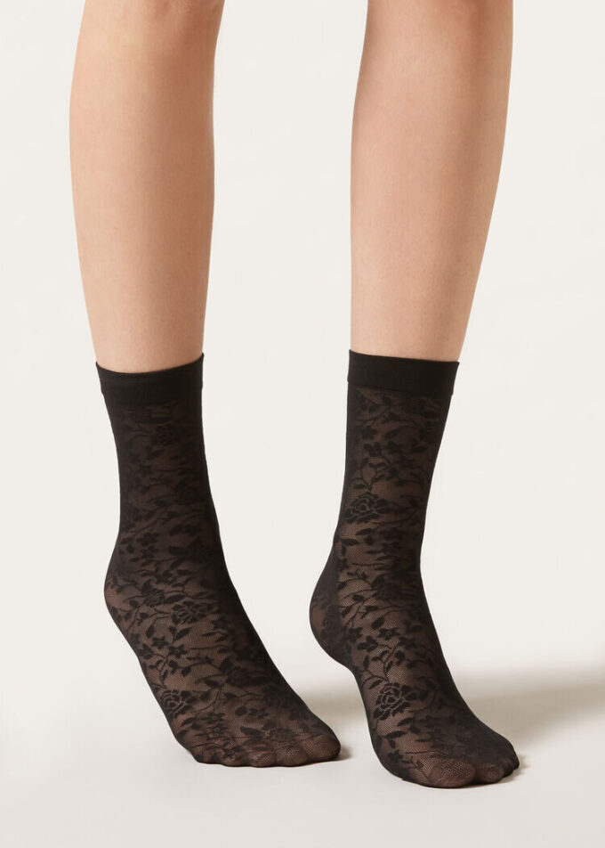 Socken mit Blumenmuster