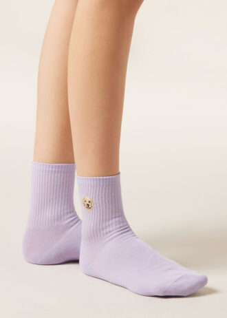 Socken mit Hundestickerei