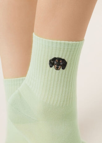 Socken mit Hundestickerei