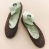 Socken mit Hundestickerei