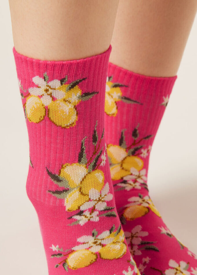 Socken mit Lebensmittelmotiven