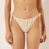 String-Bikinihose aus glänzendem Satin