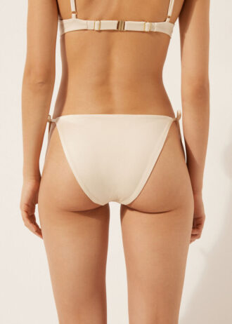 String-Bikinihose aus glänzendem Satin