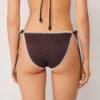 String-Bikinihose mit zweifarbiger Stickerei