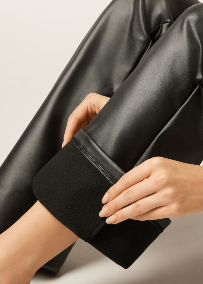 Thermal-Hose mit ausgestelltem Bein und Beschichtungseffekt