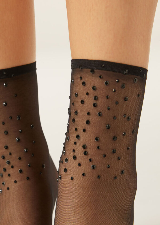 Transparente kurze Socken mit Strasssteinen