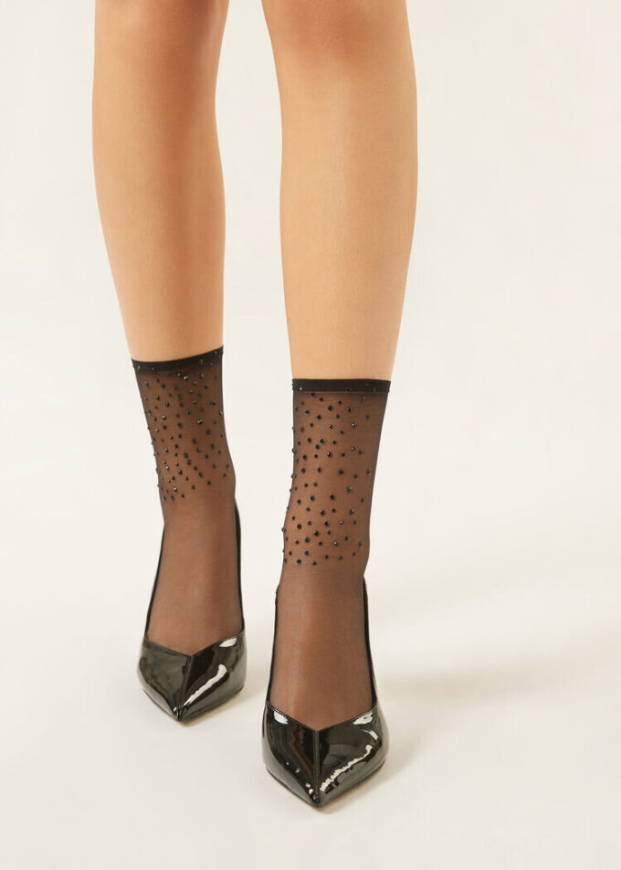 Transparente kurze Socken mit Strasssteinen