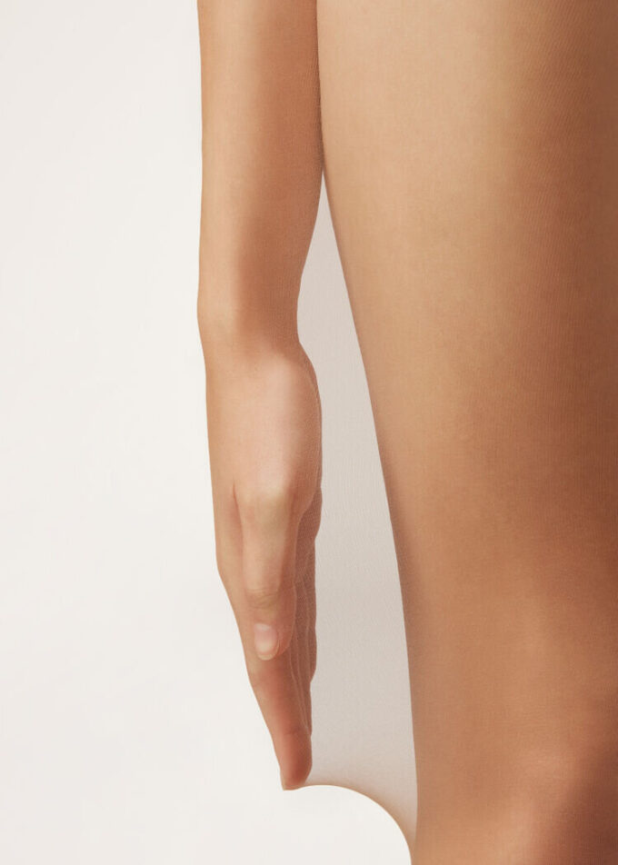 Transparente, matte Strumpfhose mit Make-up-Effekt, 15 Denier